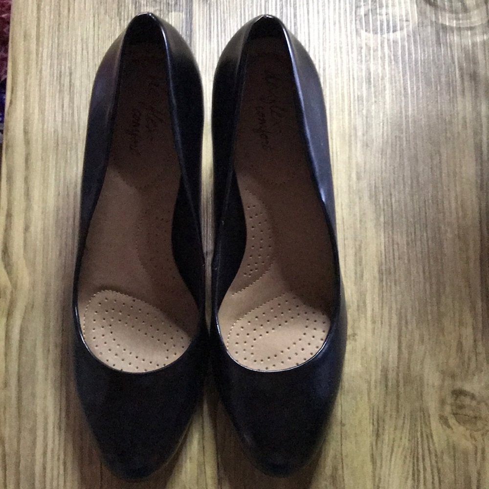 Size 11 black dex flex comfort pumps